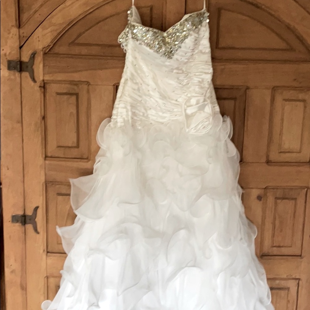 Long flown strapless prom dress or wedding dress!